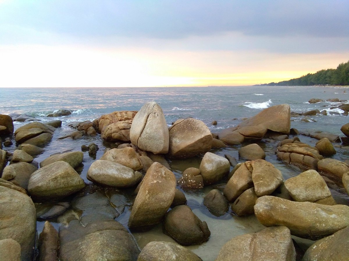 ลานหินขาว หาดแม่รำพึง เที่ยวทะเลระยอง 13